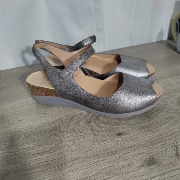 Dansko Marcy Women's Sandals, Pewter Metallic Silver Size 41 US 11 - Picture 1 of 8